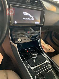 جاكوار XE